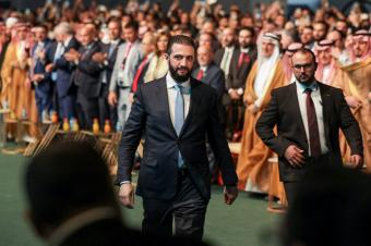 بمرسوم رئاسي... الشرع يدمج ثلاث وزارات في وزارة واحدة