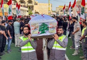 بالصور - تشييع ضحايا مجزرة بنت جبيل وسط أجواء من الغضب والحزن