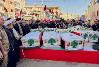 بالصور - تشييع ضحايا مجزرة بنت جبيل وسط أجواء من الغضب والحزن