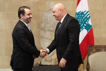 وزير الخارجية السورية ينقل دعوة للرئيس عون لزيارة دمشق