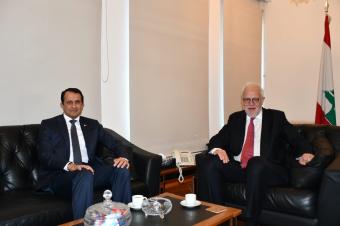 نصار عرض مع السفير القطري الأوضاع العامة وتعزيز التعاون القضائي