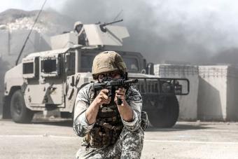 الجيش يرصد أحد أخطر تجار المخدرات ويوقفه