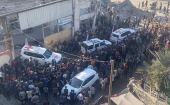 الصليب الأحمر: تسليم رفات الرهائن والمعتقلين "تحد هائل"