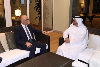 الحجار يبحث مع قرقاش تعزيز التعاون بين لبنان والإمارات