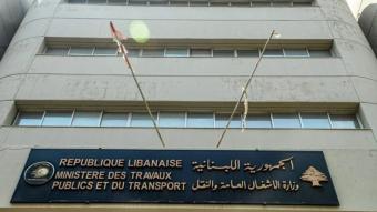 وزارة الأشغال تواصل أعمال التزفيت