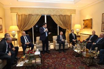 الخازن والسفير الفرنسي يناقشان دعم لبنان واستقرار مؤسساته