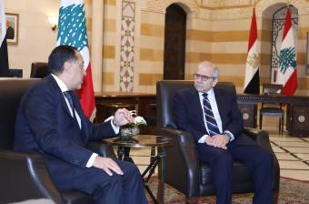 بالصور - رئيس الحكومة المصرية يصل إلى السراي ويبحث مع نواف سلام تعزيز التعاون الثنائي