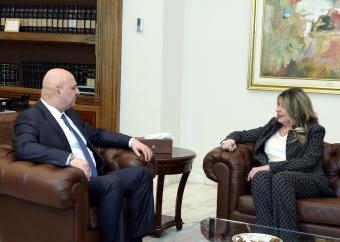 عون يؤكد استقرار لبنان ويشدّد على حل الصراع السياسي داخل البرلمان