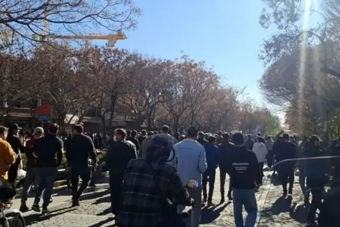 انتفاضة إيران تدخل يومها السابع: 8 قتلى والنظام يترنح تحت وطأة "نقطة اللاعودة"
