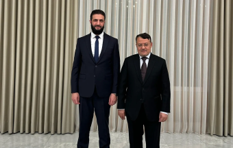 أحمد موفق زيدان يرد على شائعات إطلاق النار والاغتيال في دمشق