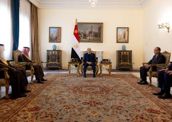 بالصور: السيسي يستقبل بن فرحان