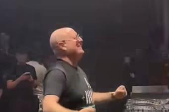 الكاهن الـ "DJ" لم يكن يرتدي الثوب الكهنوتي