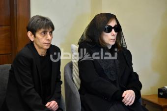 بالصور: السيدة فيروز ودّعت نجلها الأصغر هلي في مأتم حاشد في المحيدثة - بكفيا