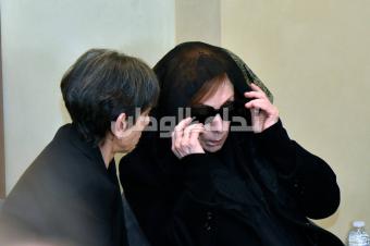 بالصور: السيدة فيروز ودّعت نجلها الأصغر هلي في مأتم حاشد في المحيدثة - بكفيا