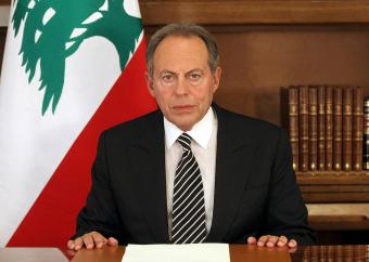 لحود يهاجم حصرية الدولة