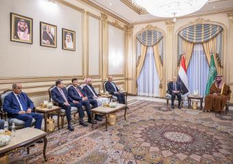 خالد بن سلمان: دعم سعودي لليمن وحلّ سياسي شامل لإنهاء الأزمة