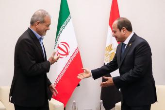 السيسي وبزشكيان يجريان اتصالًا هاتفيًا لتجنب التصعيد في الشرق الأوسط