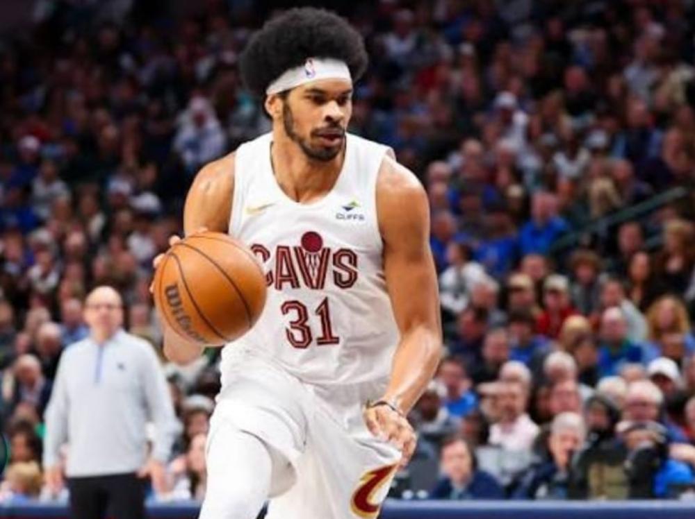 ألين يكتب تاريخًا جديدًا