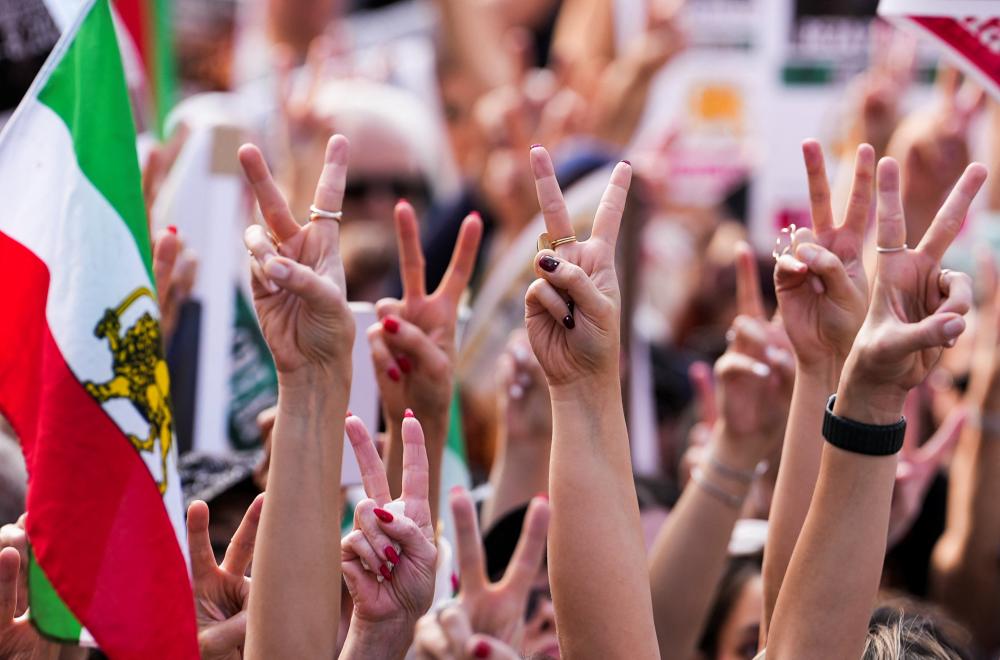 إيران بعد الخوف: لماذا لم تعد الضربة الأميركية توحّد الداخل؟