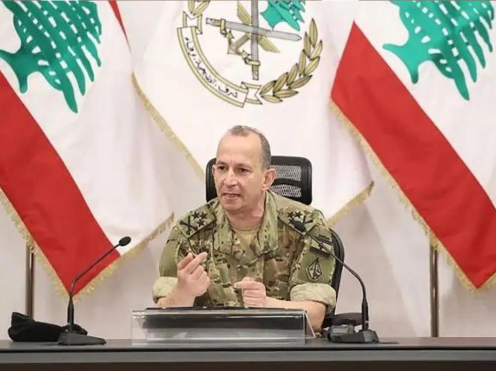 هيكل يعود الى بيروت ليلا