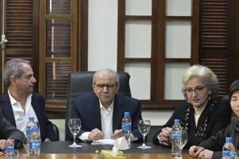 سلام يزور طيرحرفا وينتقل إلى يارين على متن آلية للجيش اللبناني