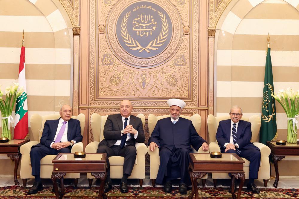 الرئيس عون شارك في حفل الإفطار الذي أقامه المفتي دريان في دار الفتوى