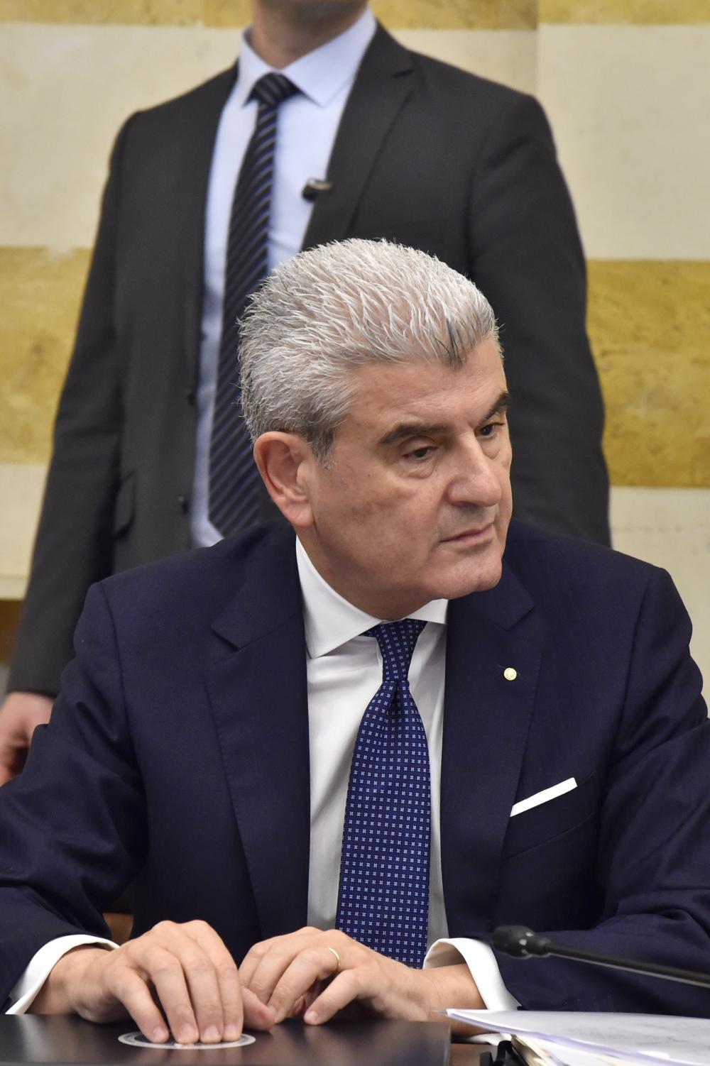 عيسى الخوري أمهل المؤسسات الصناعية غير المرخصة حتى 15 نيسان