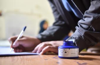 بالفيديو - وزارة الداخلية تحث المواطنين على التحقق من بياناتهم قبل الانتخابات