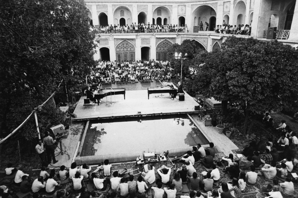 الثقافة والفنون في إيران: من الانفتاح إلى التقييد