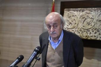 جنبلاط: أنصح بالبقاء على الحياد