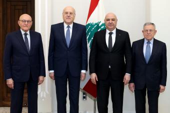 الرئيس عون يلتقي رؤساء الحكومة السابقين
