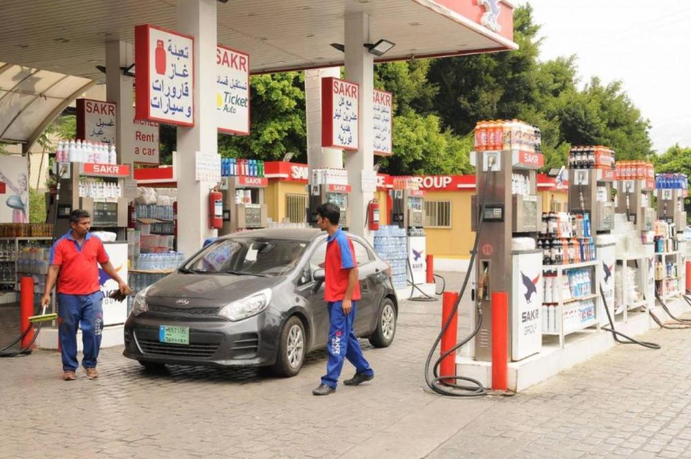 هرمز يُغلَق… ولبنان يدفع: ارتفاع البنزين من اليوم