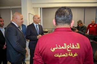 الحجار تفقد غرفة عمليات الدفاع المدني في فرن الشباك وإطلع على جهوزية العناصر