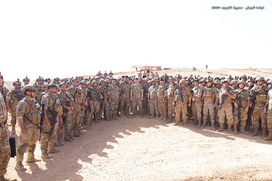 الجيش والسلطة في لبنان: مؤسسة على حافة السياسة