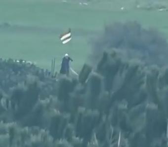 بالصورة - رفع علم الدروز في إبل السقي تعبيرًا عن حيادها