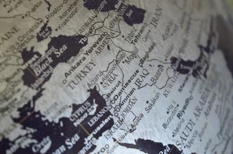 لبنان بين خرائط الممرات وخرائط الصراع... هل يصبح عقدة وصل أم يبقى على الهامش؟