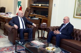 مدير عام "كهرباء لبنان" يؤكد للرئيس عون أن التغذية بالتيار الكهربائي مؤمّنة لفترة زمنية منظورة