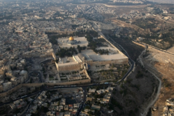دوي أكثر من 10 انفجارات في القدس