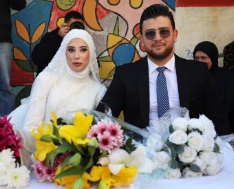 عرسٌ في قلب نزوح صيدا… حين ينتصر الحب في زمن الحرب