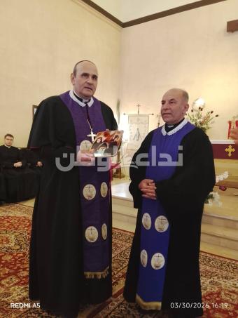 بالصور: السفير البابوي في العيشية