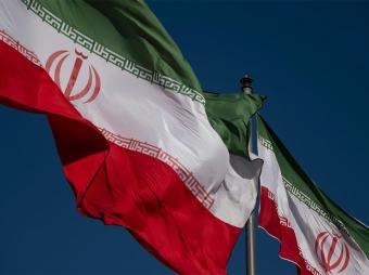 "رويترز": إيران تحذر من عبور طرق وجسور محددة في السعودية والإمارات والبحرين