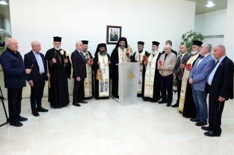 بالصور - من قبرص إلى بعبدا... "النور المقدس" يصل إلى لبنان