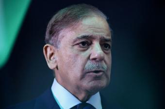 رئيس وزراء باكستان: تحدثت مع الرئيس الإيراني بزشكيان