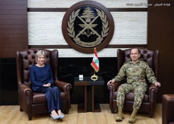 قائد الجيش يستقبل بلاسخارت في اليرزة