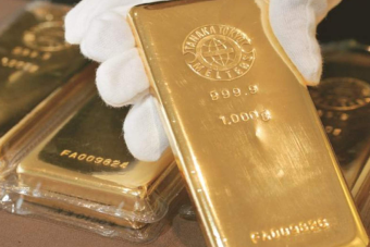 الذهب يتراجع مع صعود الدولار