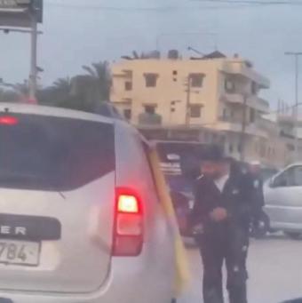 بالفيديو - راية لـ"حزب الله" تشعل إشكالًا في عكار