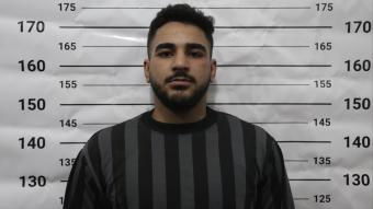 بالصور - الداخلية السورية: توقيف أب وولديه بتهمة الاعتداء والسرقة في بيروت