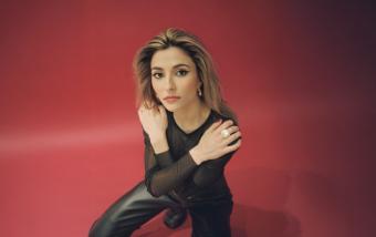 برزت Vernis Rouge سنة 2024 في برنامج "The Voice" بنسخته الفرنسية