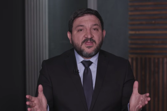 رامي نعيم في "رمية مع رامي": فشرت إنك تهدّد رئيس الجمهورية بالقتل... ولبنان مش ملك بيّك"