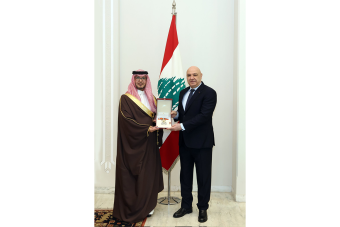 الرئيس عون يقلّد البخاري وسام الأرز الوطني من رتبة ضابط أكبر